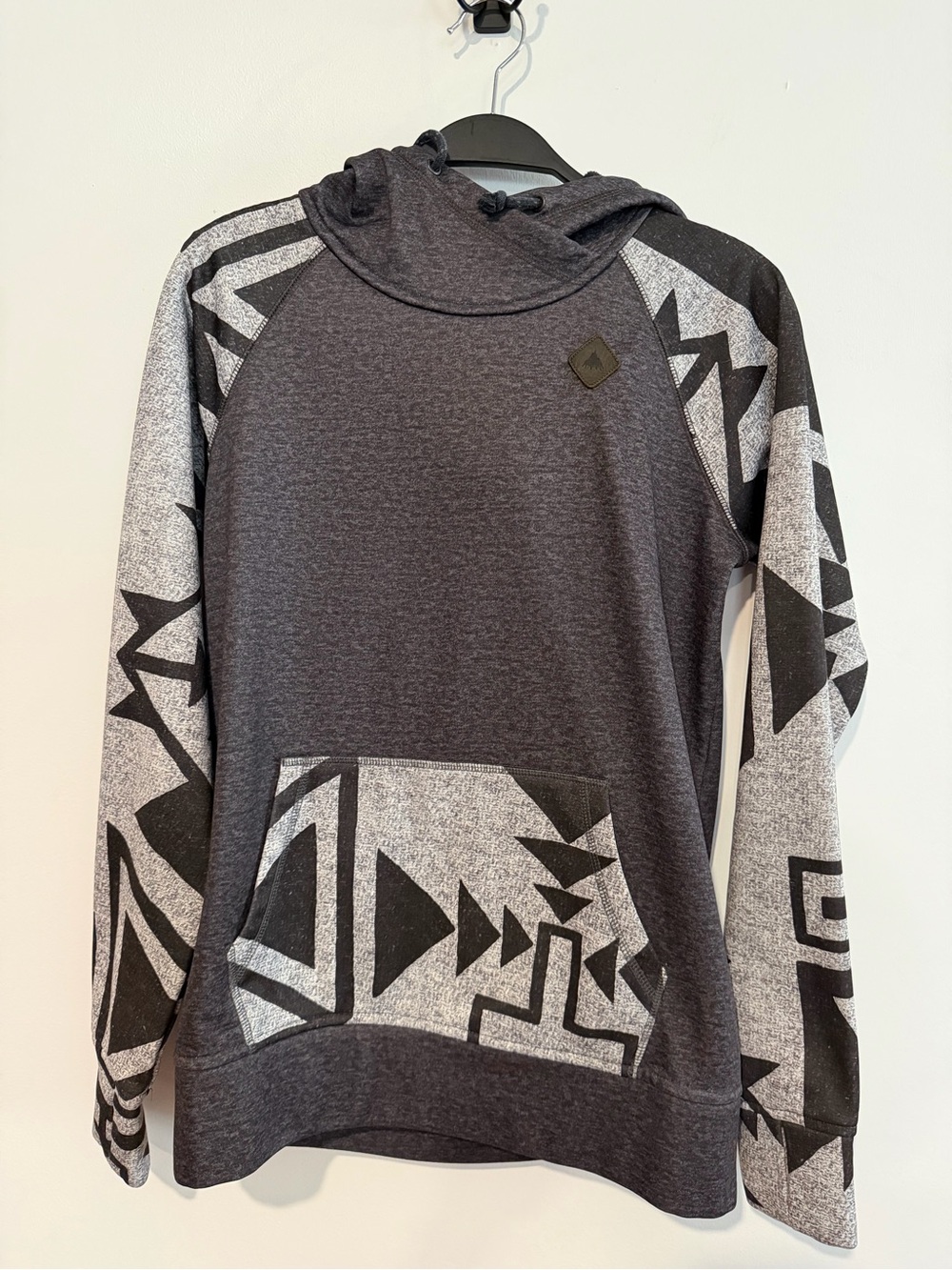 Women’s NWOT Burton Charcoal Gray Geometric Pullover Hoodie Size XS